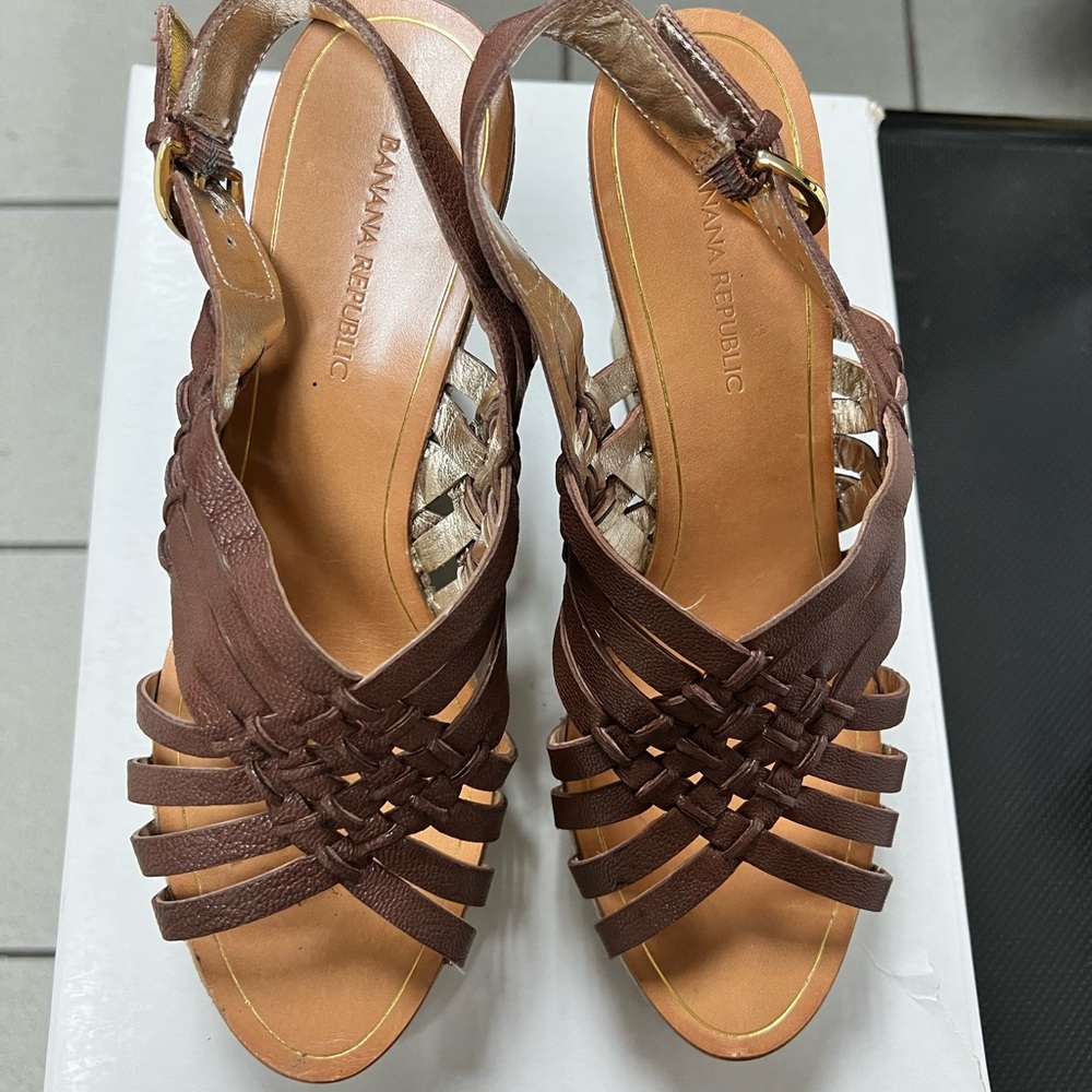 SOLD Brown Wedge, Banana Republic 7.5